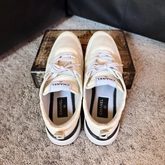 CHANEL Ivory Calfskin Suede Sneakers 42 - Picture 7 of 10